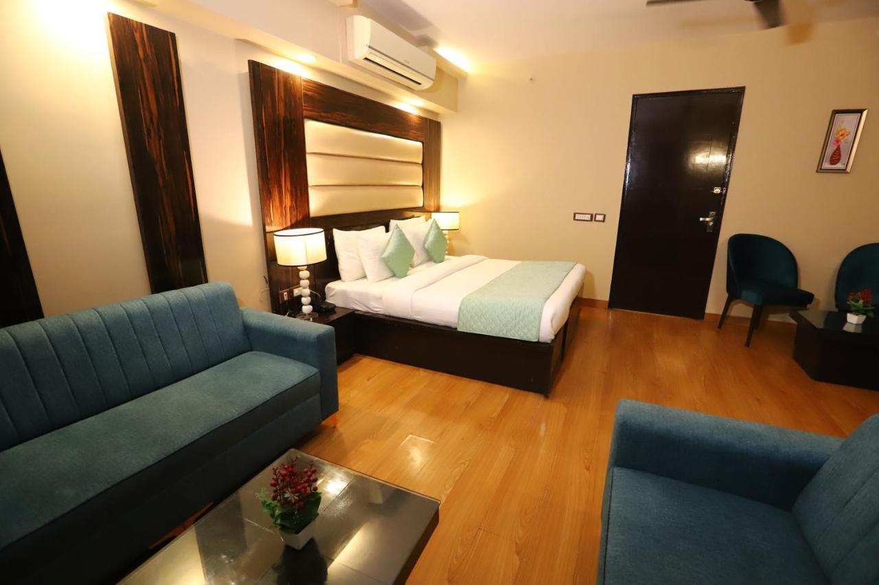 Palm Grand Naraina - Couple Friendly Local Ids Accepted 4* New Delhi